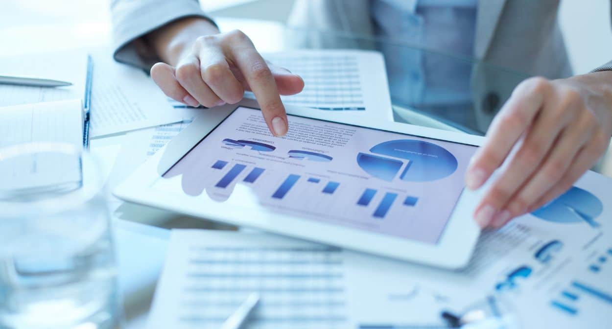 Benefits of conducting a competitive market analysis